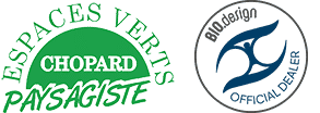 Logos Chopard Paysagiste (Espaces Verts) vert et badge bleu Bio.design Official Dealer. Représentation du paysagisme et de la certification piscines.